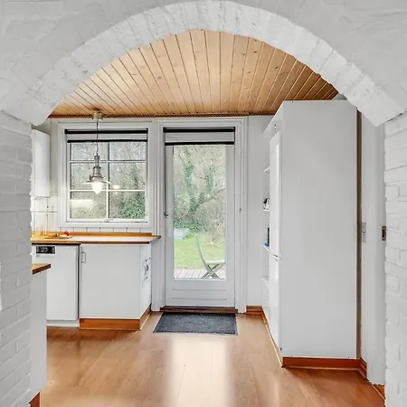 Beautiful In With Kitchen Millinge